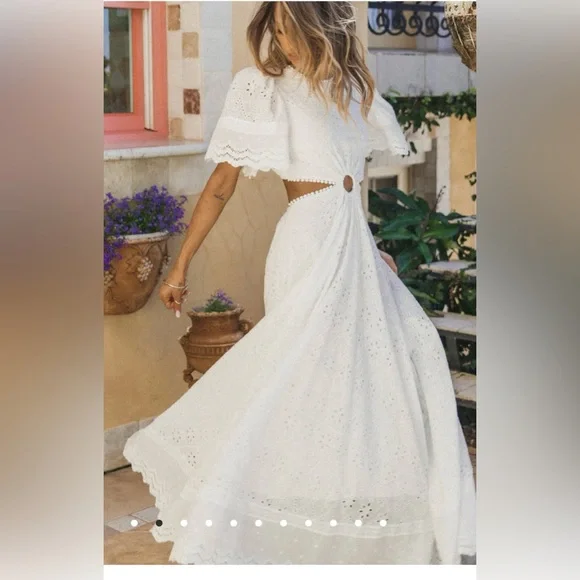 NWT Petal & Pup Merletto white Cut out open back maxi dress size Large - Picture 1 of 10